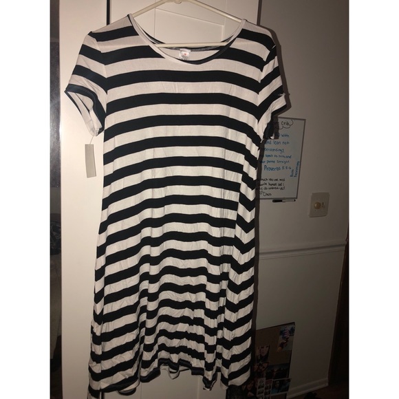 Stripped causal dress - Picture 1 of 1